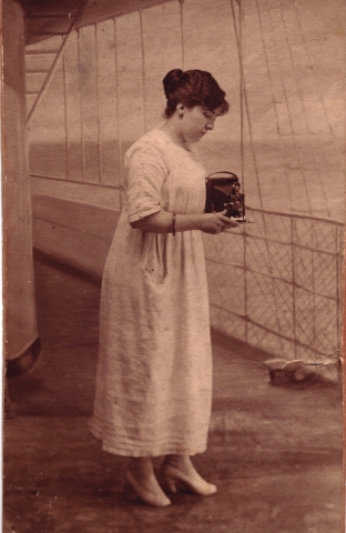 La fotògrafa del poble que conviu amb Picasso i Manolo Hugué